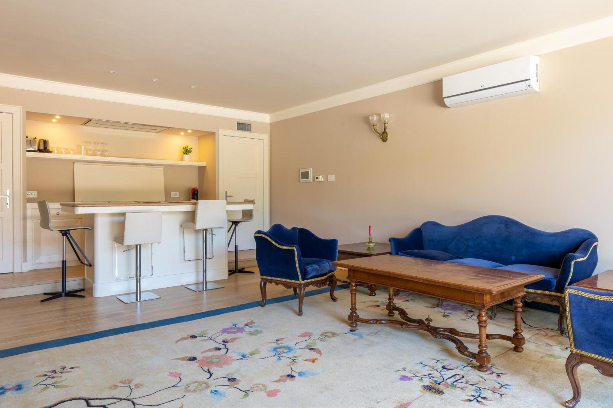 Exclusive Perugia Getaway - Apartments With Shared Pool & Parking Экстерьер фото