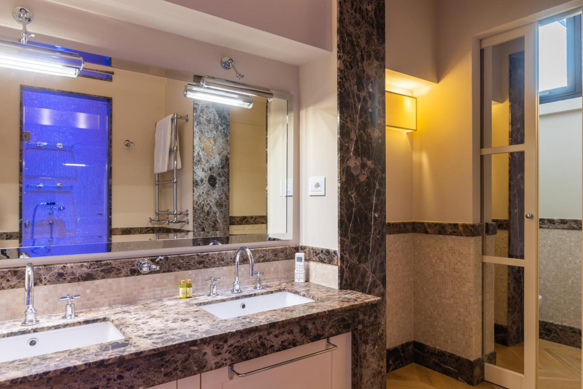 Exclusive Perugia Getaway - Apartments With Shared Pool & Parking Экстерьер фото